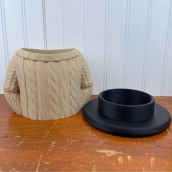 Wool Sweater Indoor Planter Pot, Cable Knit Flower Pot - Picture 10 of 12